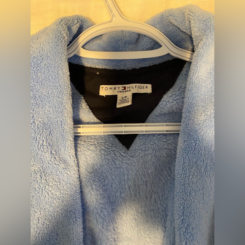 Tommy Hilfiger Women’s Robe - Picture 2 of 3